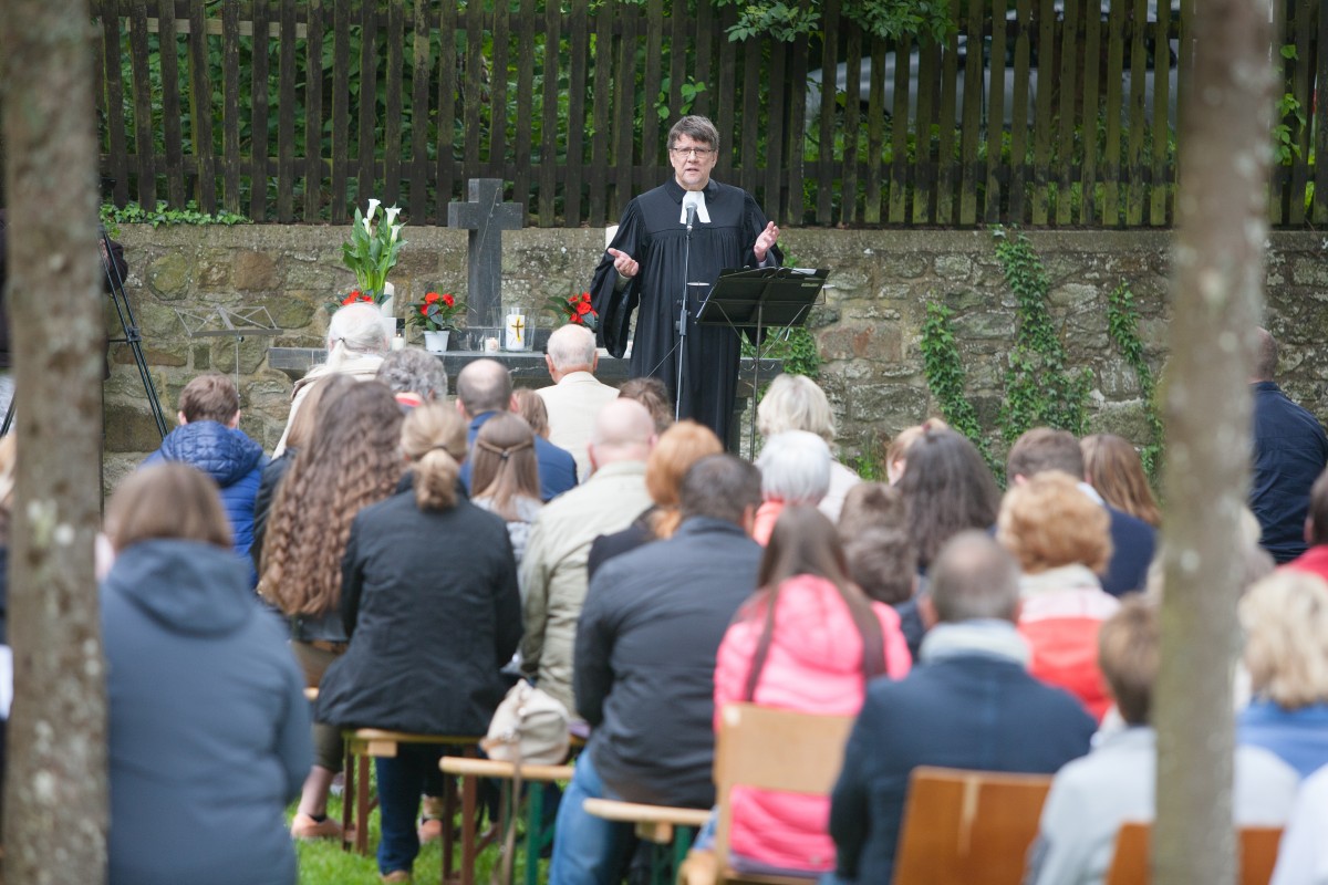 Christi Himmelfahrt Gottesdienst im Freien Freiluftgottesdienst im Grünen